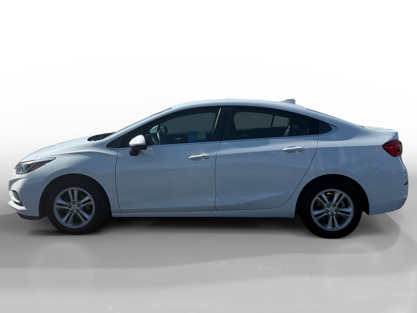 2018 Chevrolet Cruze LT photo 2