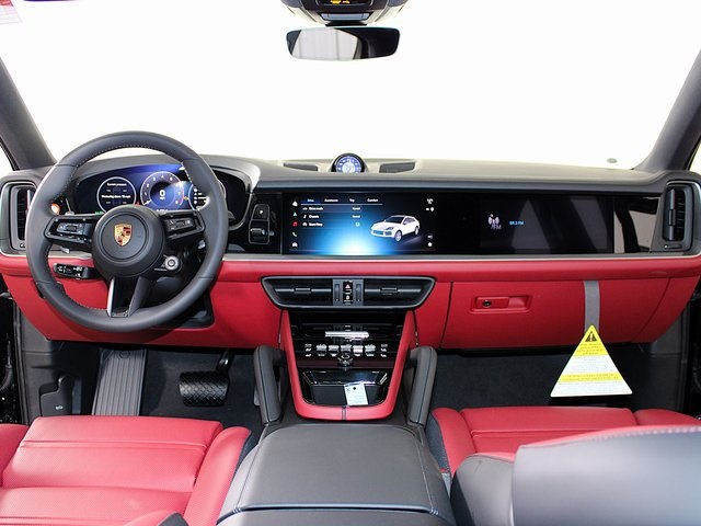 2025 Porsche Cayenne photo 12