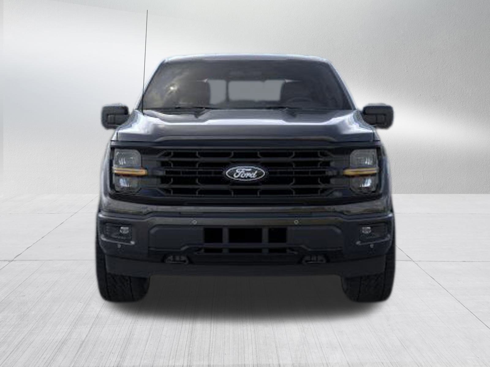 2025 Ford F-150 XLT photo 2