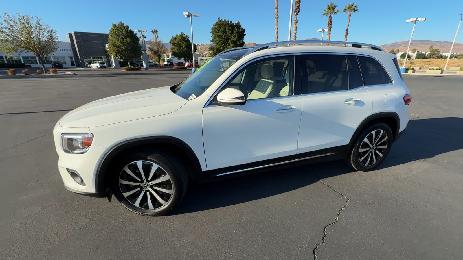 2023 Mercedes Benz GLB 250 photo 4