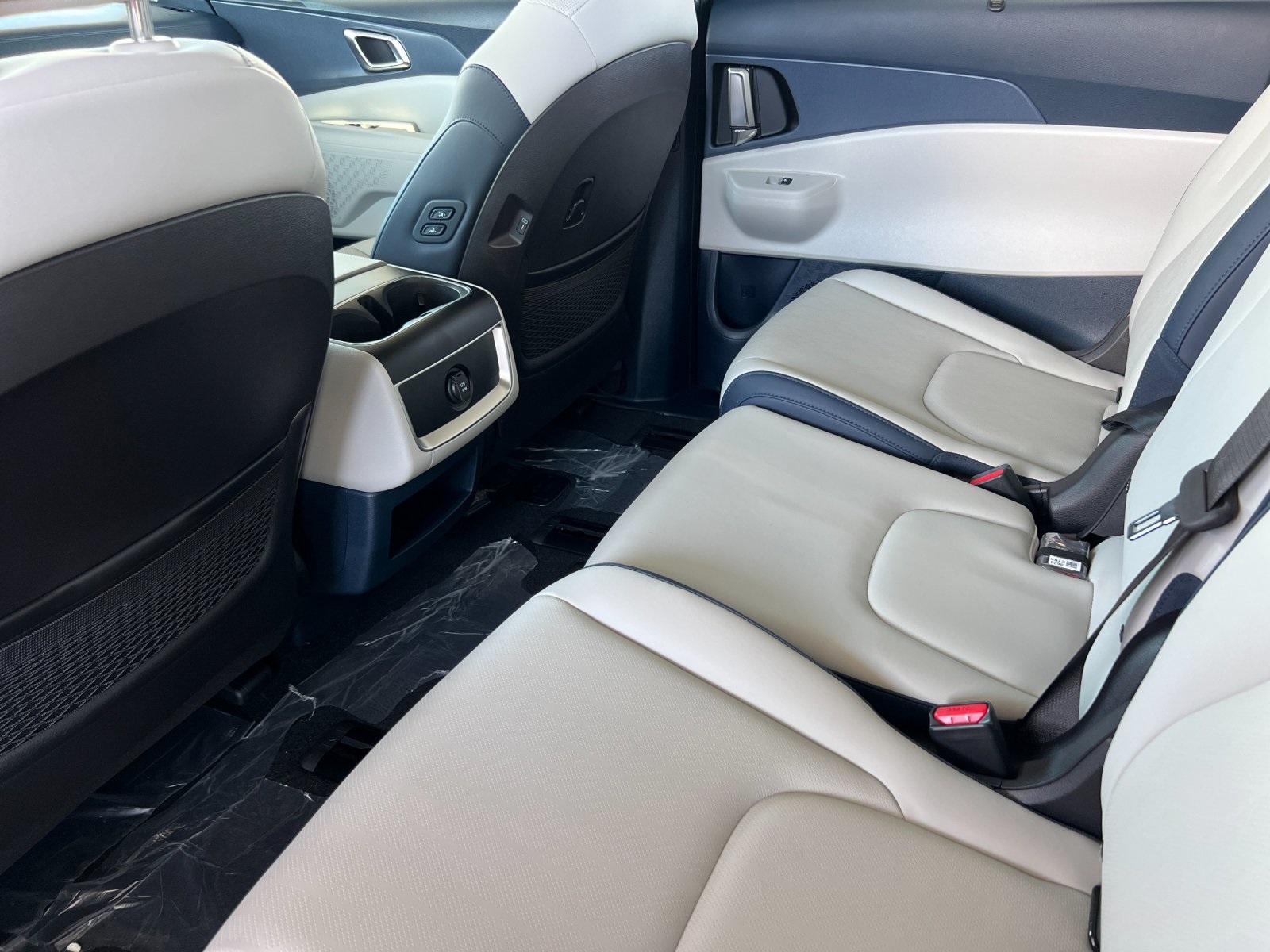 2026 Kia Carnival EX photo 12