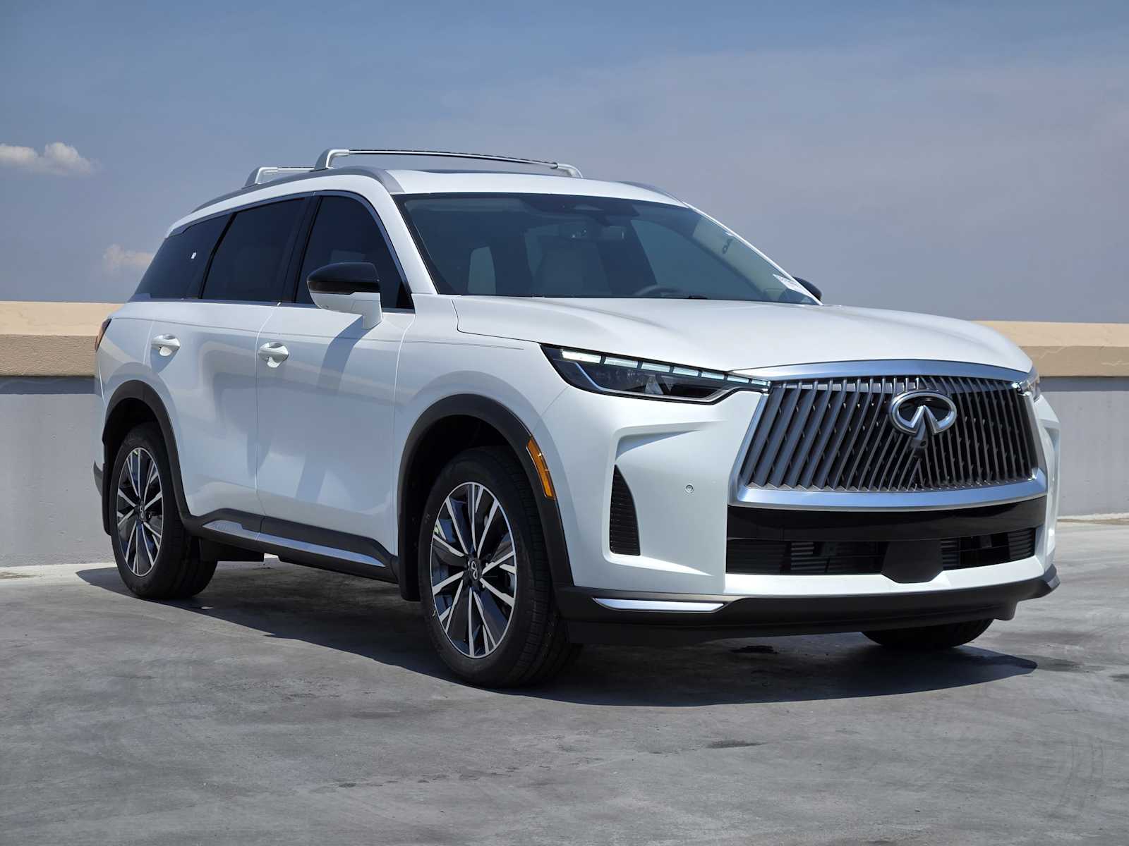 2026 Infiniti QX60 Luxe photo 2