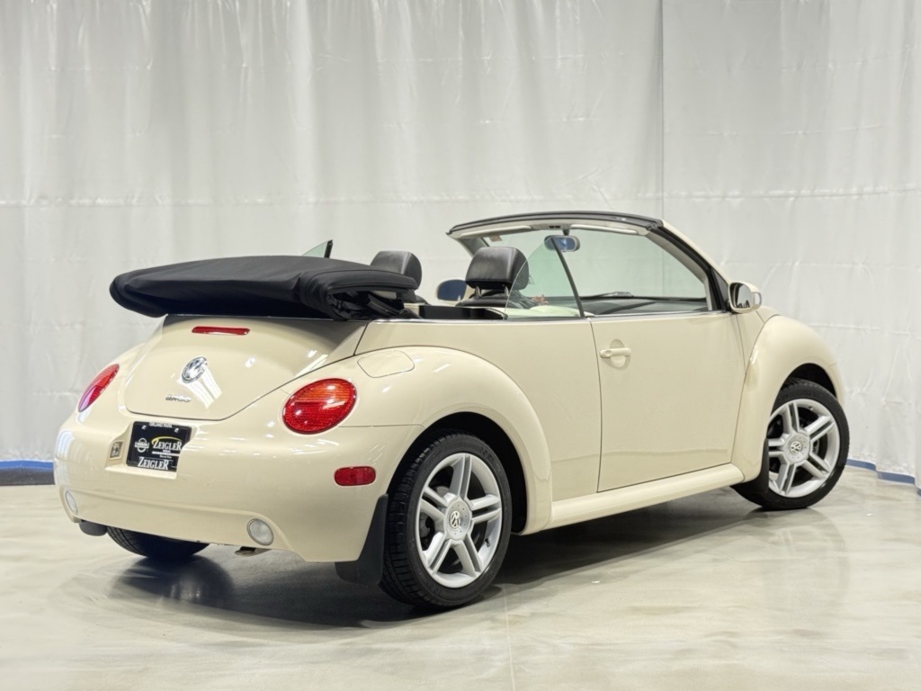2005 Volkswagen Beetle Convertible GLS photo 4