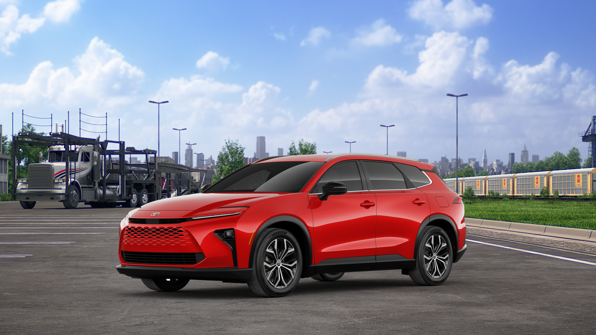2025 Toyota Crown Signia XLE photo 2