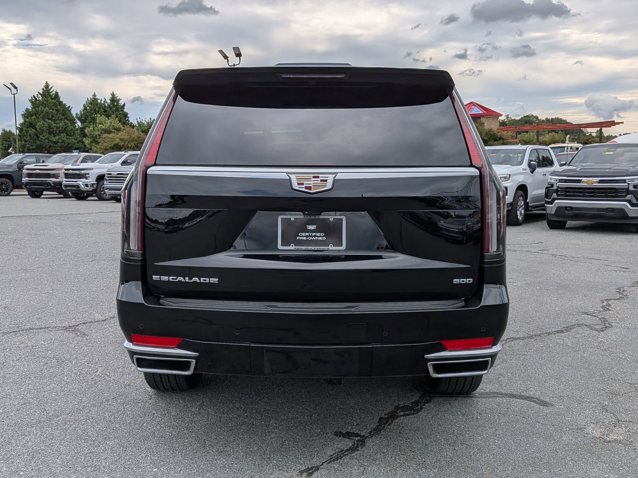 2024 Cadillac Escalade Premium Luxury photo 4