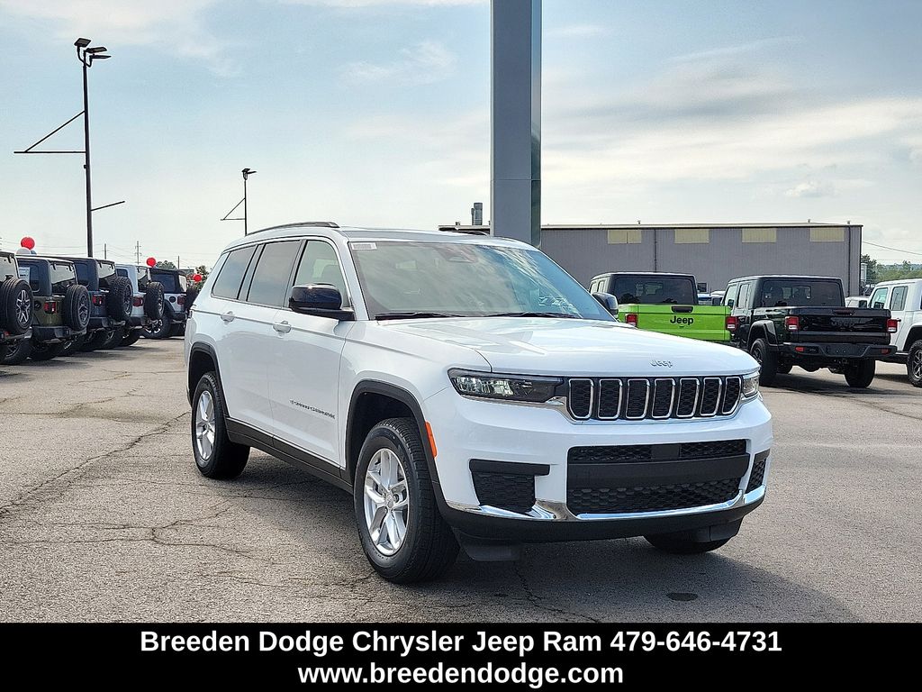 2025 Jeep Grand Cherokee L Laredo's photo