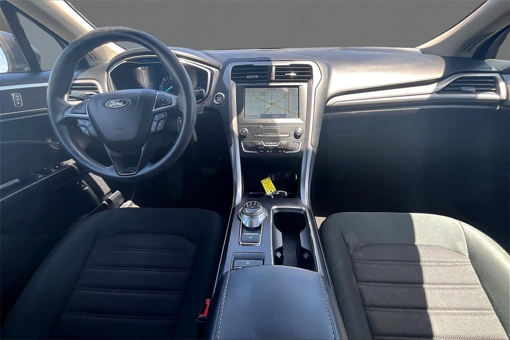 2020 Ford Fusion Hybrid SE photo 16
