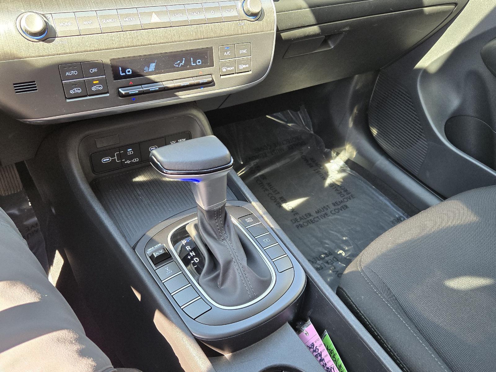 2024 Hyundai Kona SEL photo 23