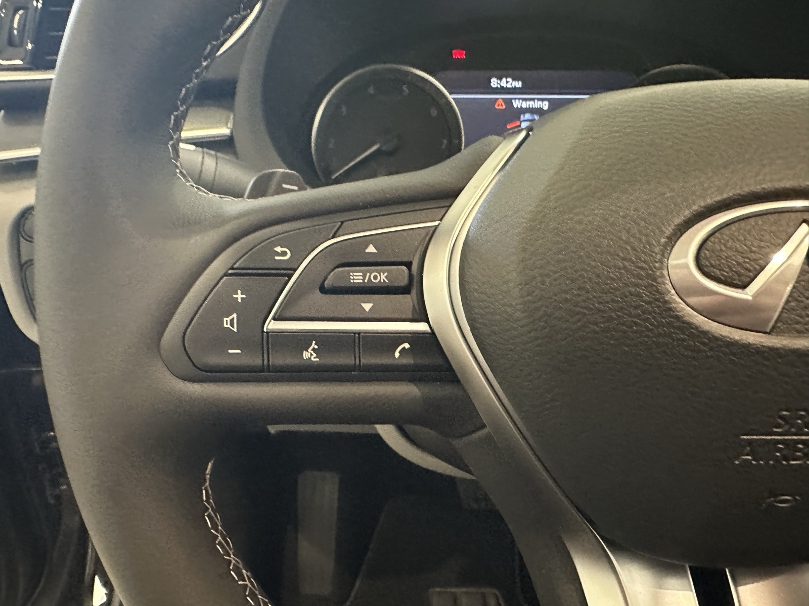2025 Infiniti QX50 Luxe AWD photo 17