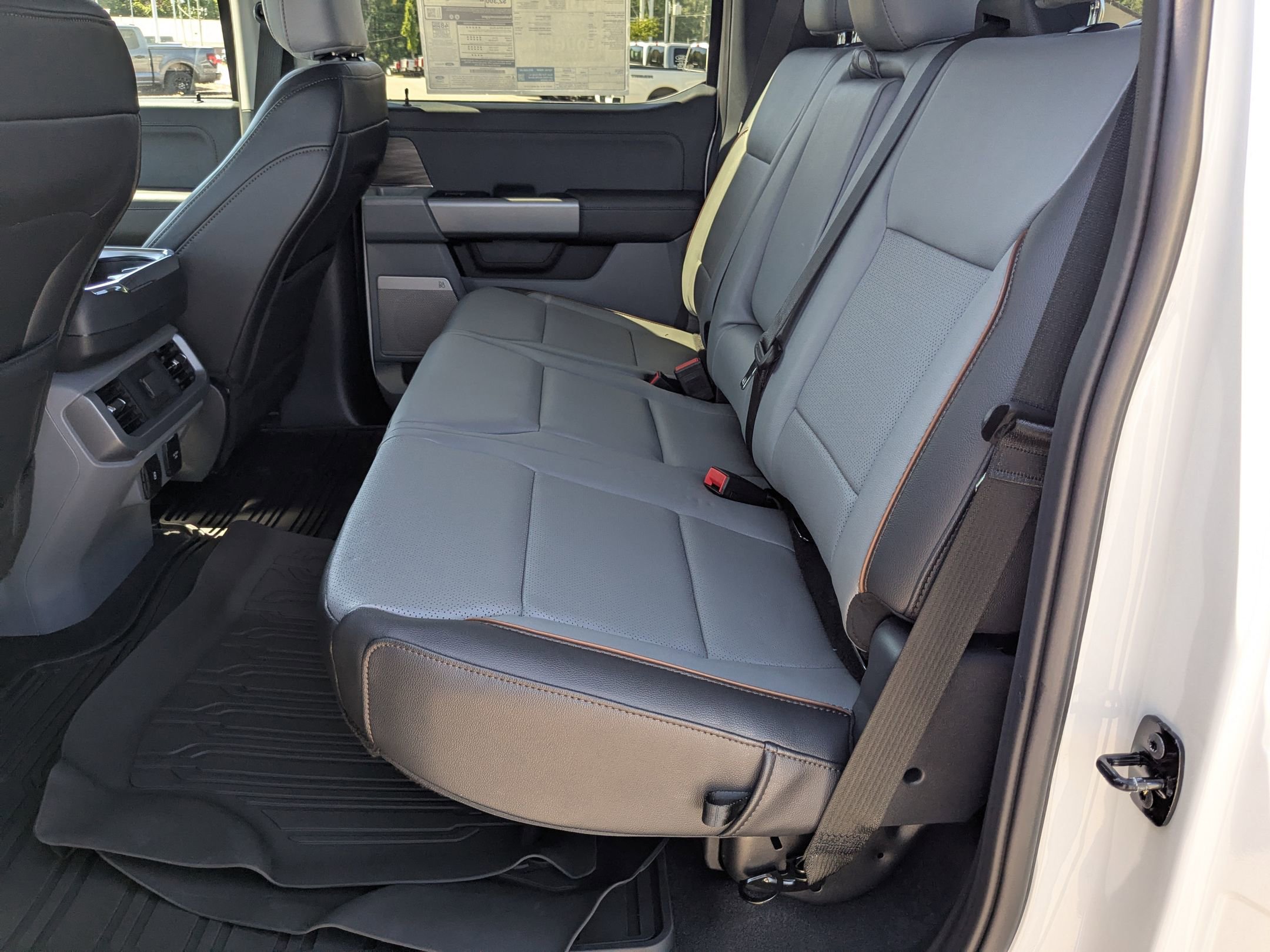2025 Ford F-150 Lariat photo 28