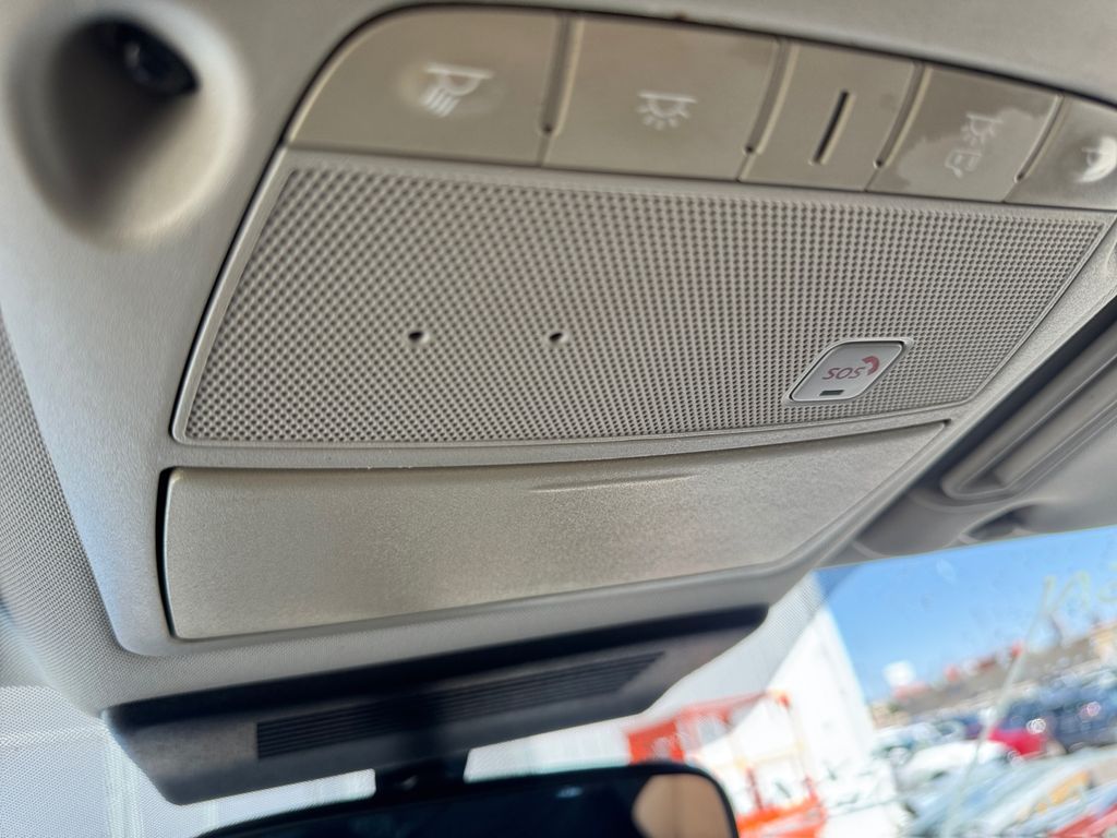 2021 Nissan Armada SV photo 25