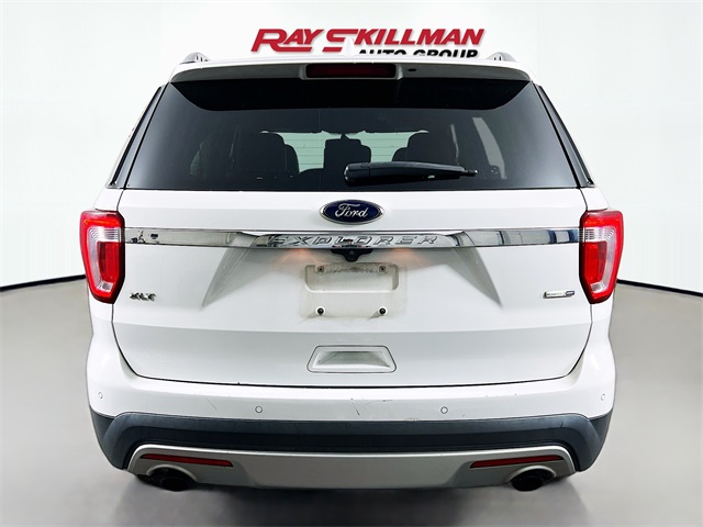 2017 Ford Explorer XLT photo 4