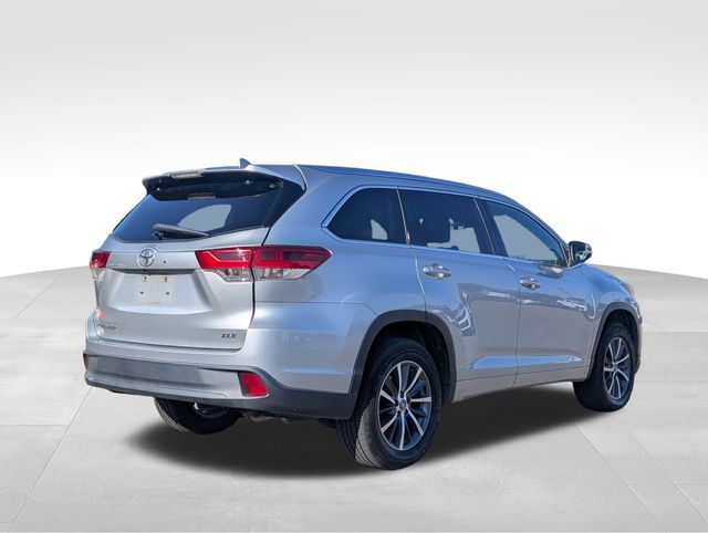 2018 Toyota Highlander SE photo 4