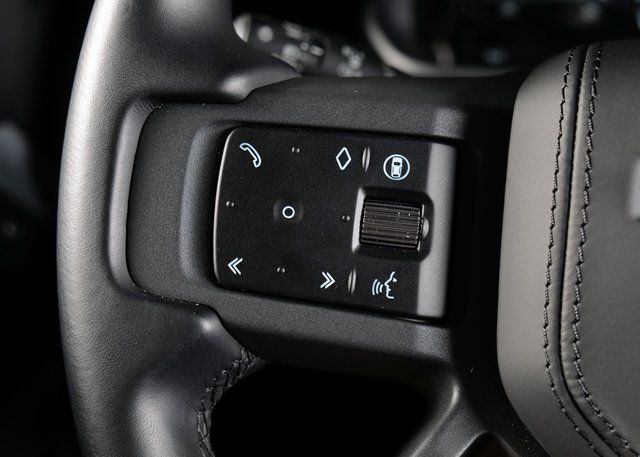 2024 Land Rover Defender 110 X-Dynamic SE photo 17