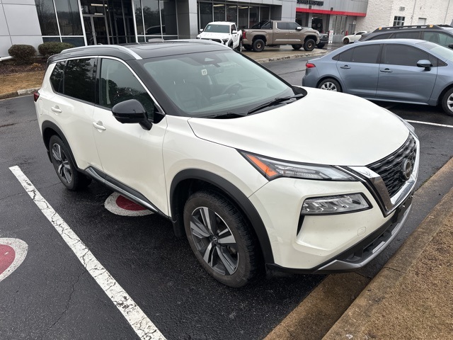 2023 Nissan Rogue SL's photo