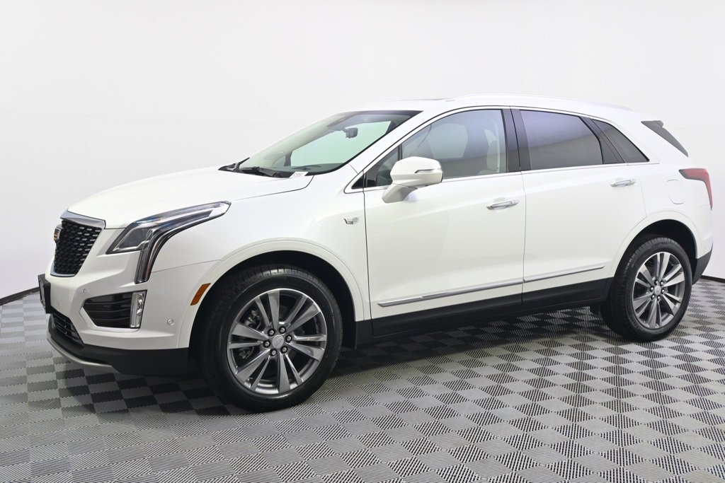2025 Cadillac XT5 Premium Luxury photo 3