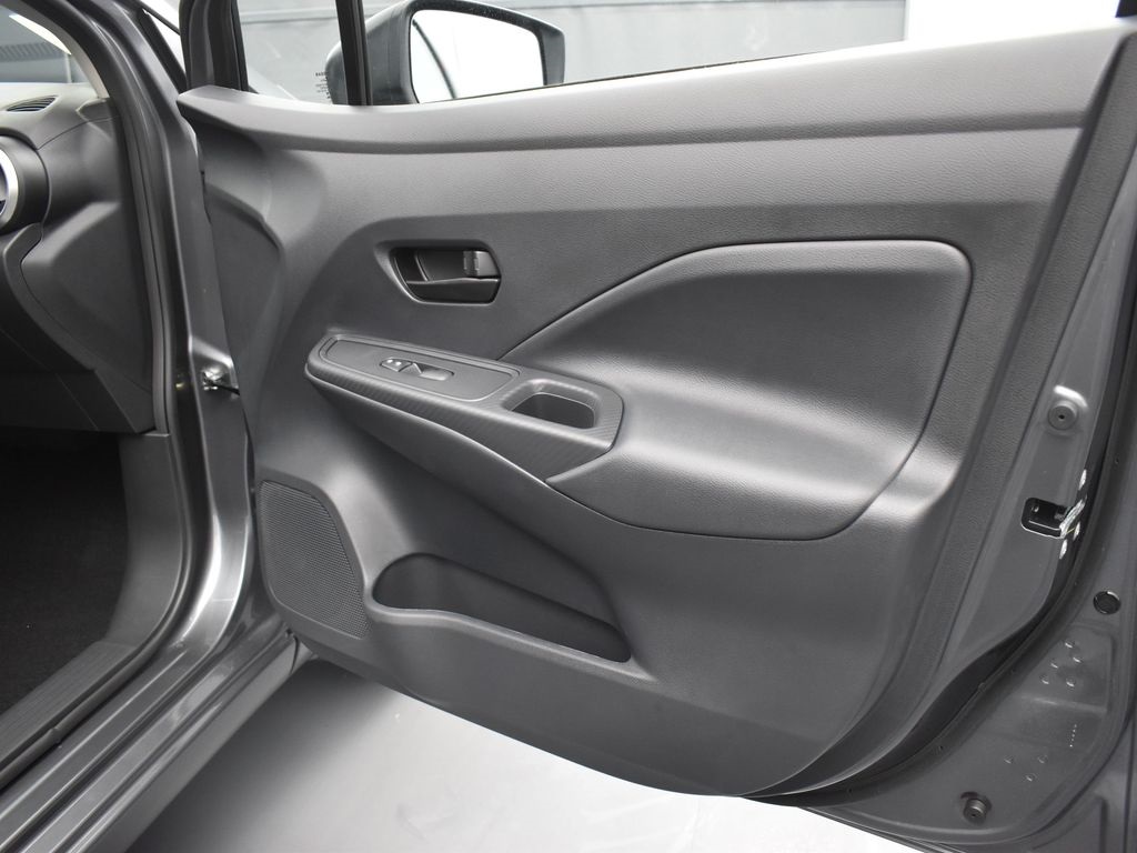 2025 Nissan Versa 1.6 S photo 23