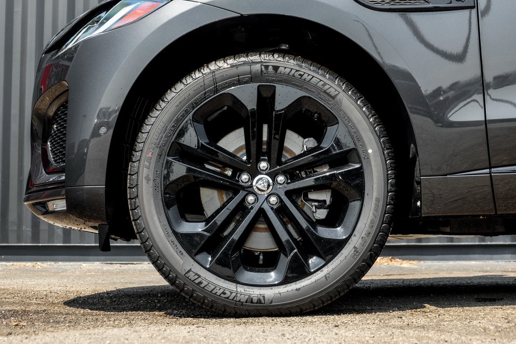 2026 Jaguar F-PACE P250 R-Dynamic S photo 4