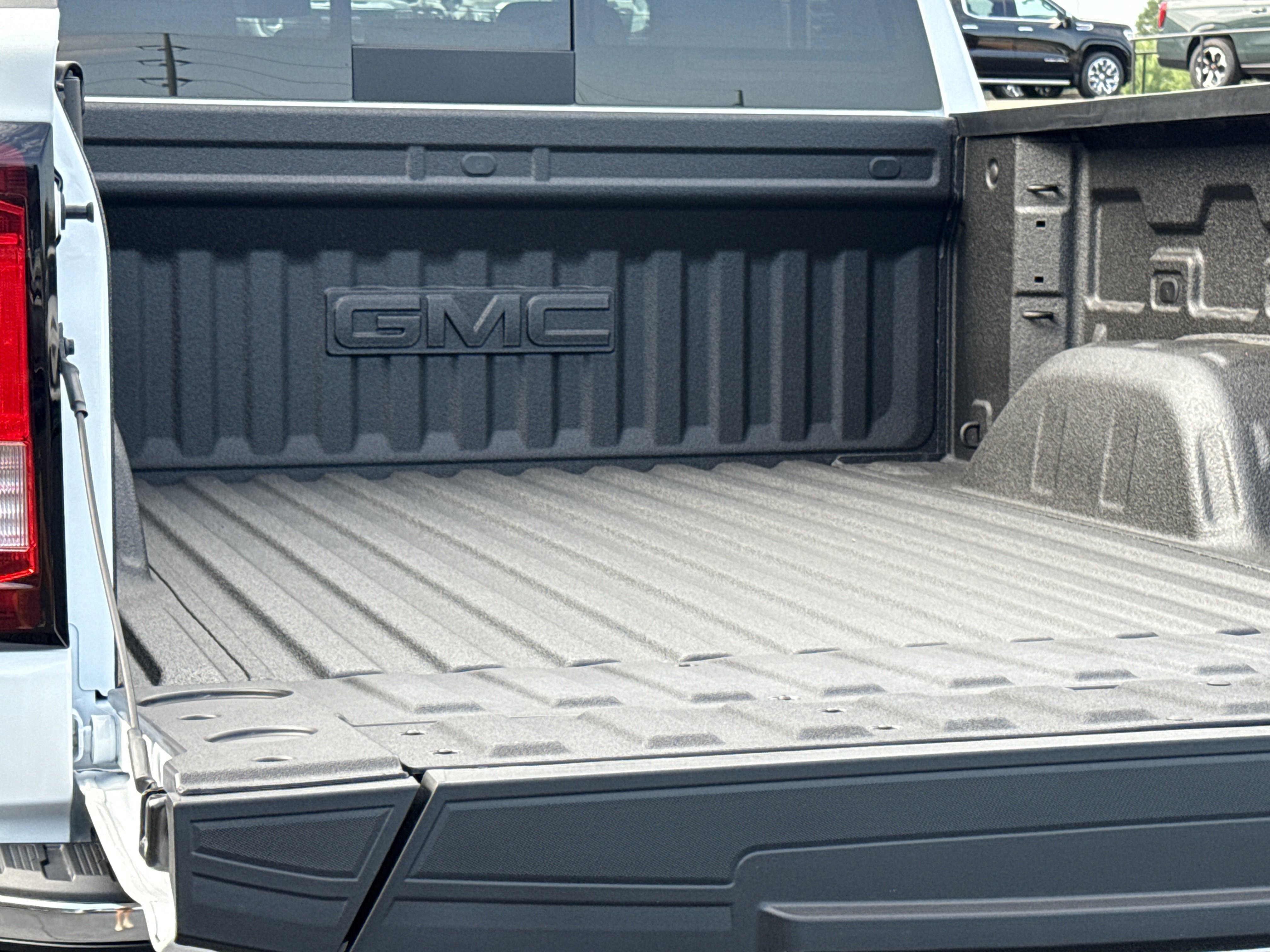 2025 Gmc Sierra SLT photo 9
