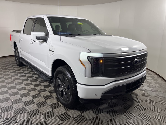 2023 Ford F-150 Lightning Lariat's photo