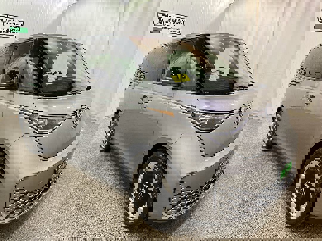 New 2025 Metro Silver Metallic Volkswagen Pro S image 1