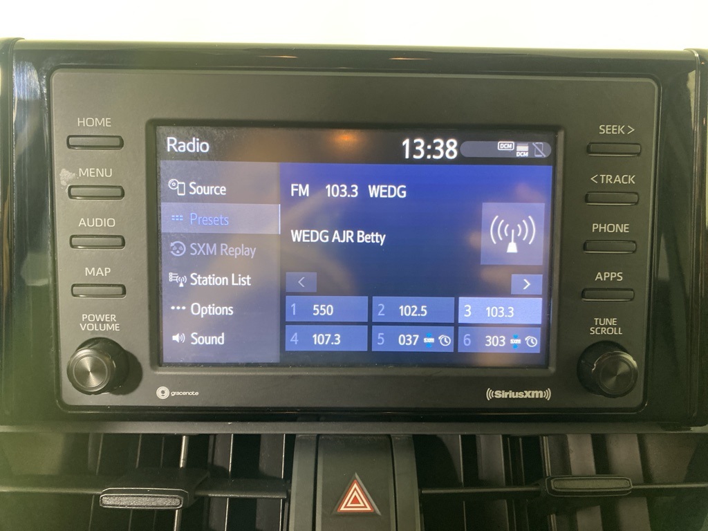 2020 Toyota RAV4 Hybrid LE photo 16