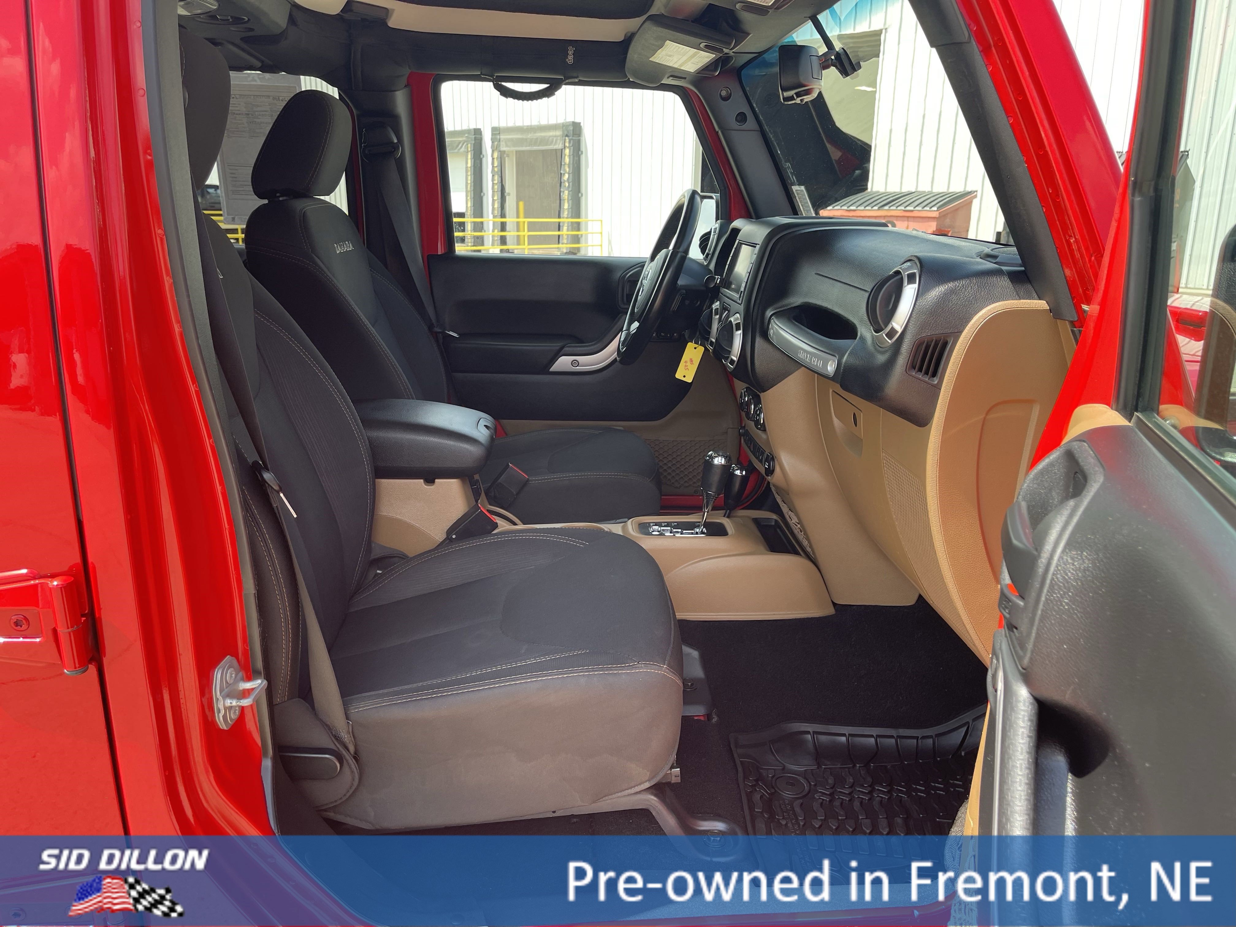 2017 Jeep Wrangler Unlimited Sahara photo 3