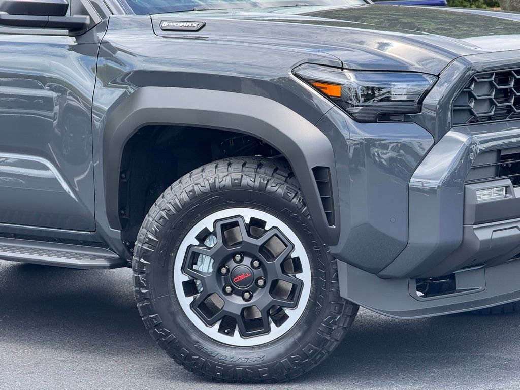 2025 Toyota 4Runner TRD Off-Road photo 3
