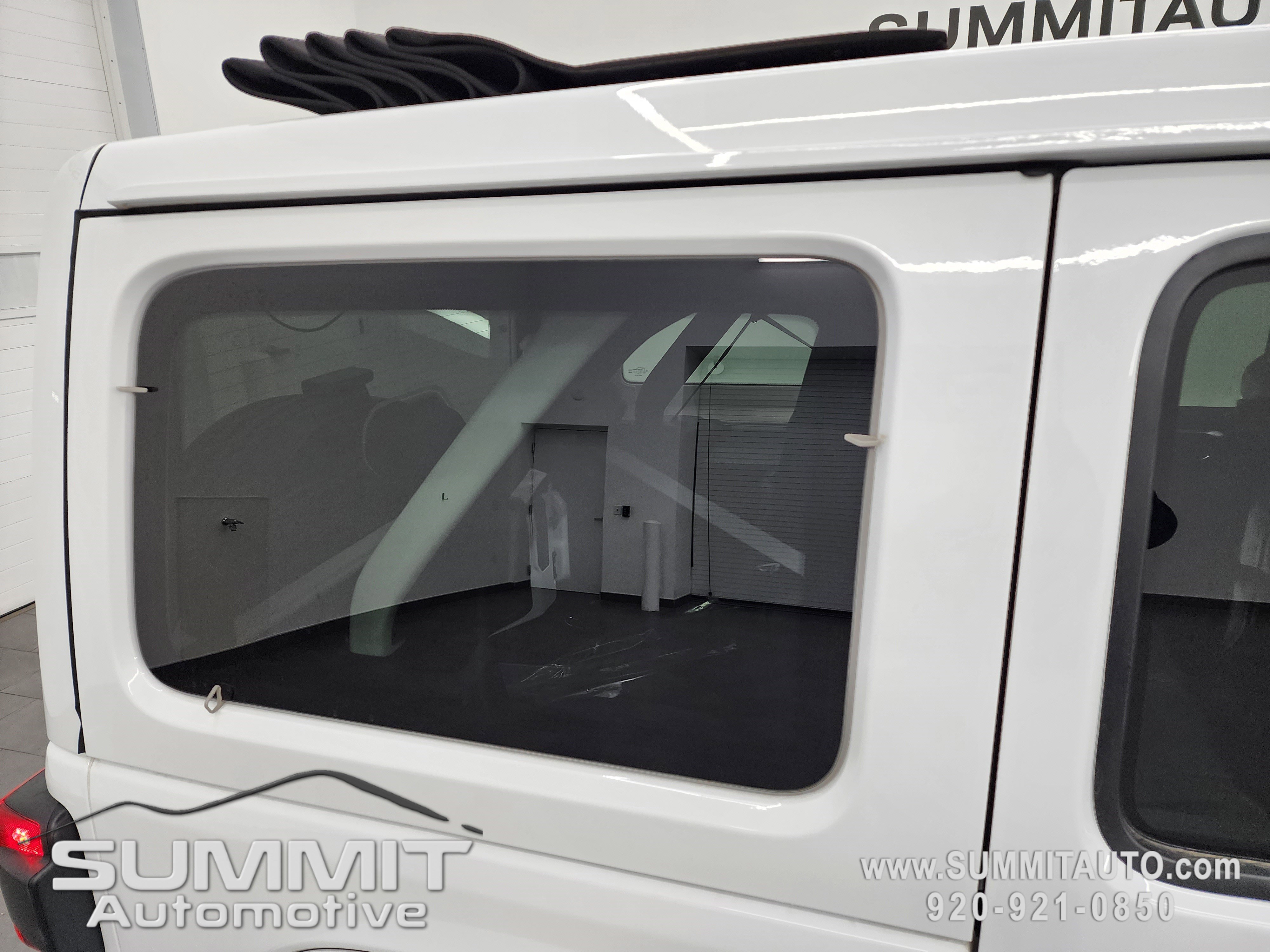 2025 Jeep Wrangler Sahara photo 2