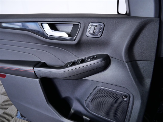 2023 Ford Escape ST-Line Select photo 25
