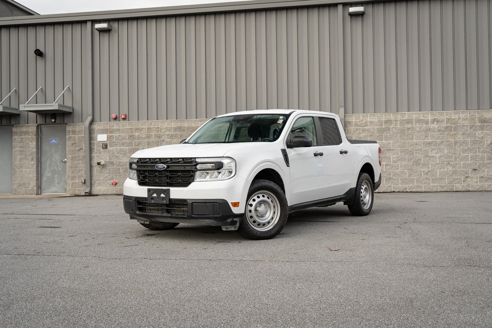 2023 Ford Maverick XL's photo