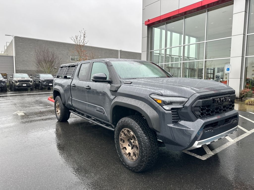 2025 Toyota Tacoma Trailhunter's photo