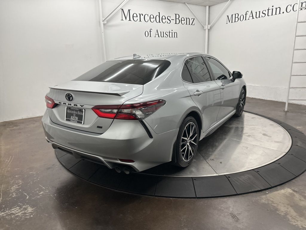 2021 Toyota Camry SE photo 7