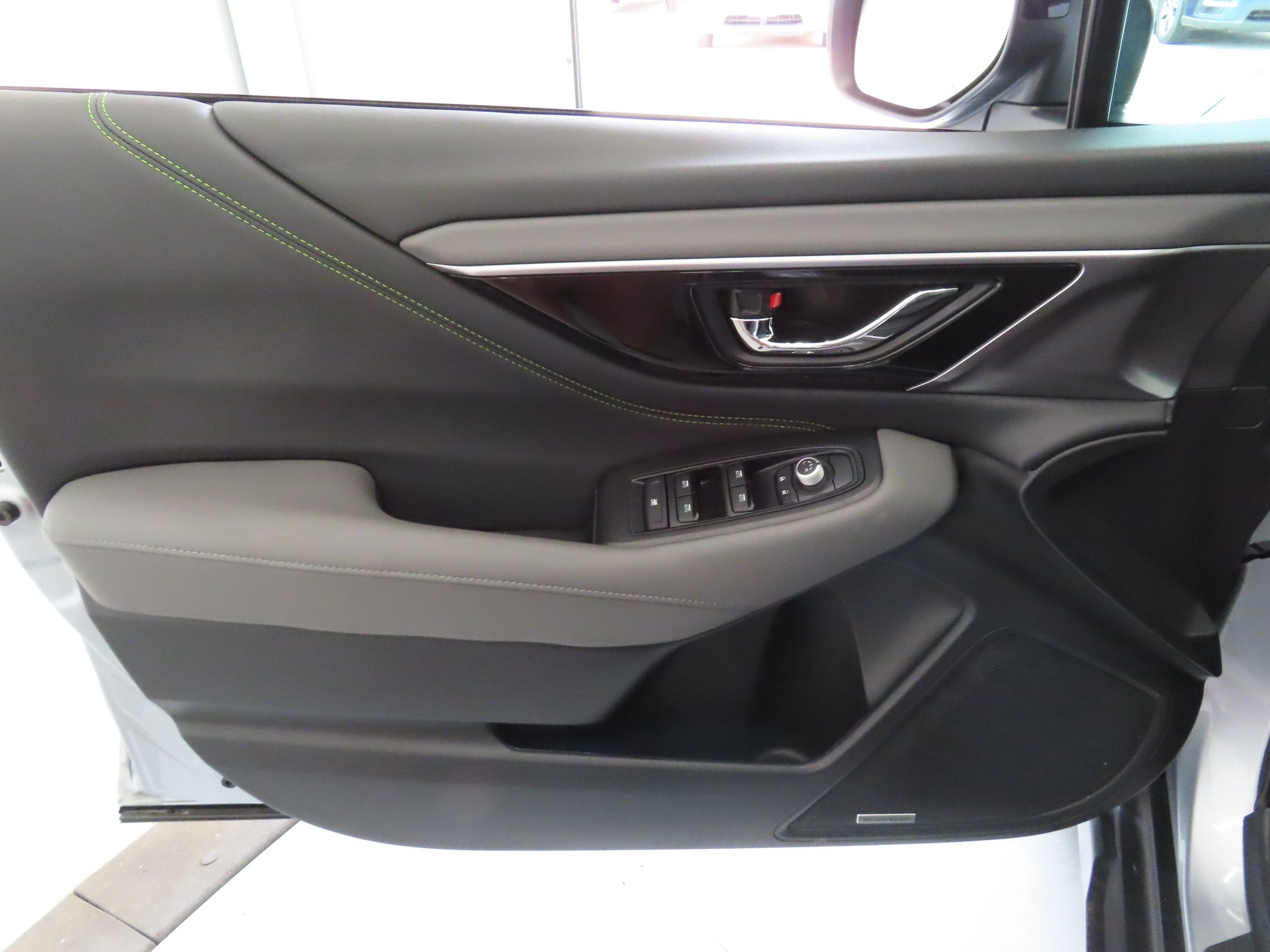 2025 Subaru Outback Onyx Edition photo 9
