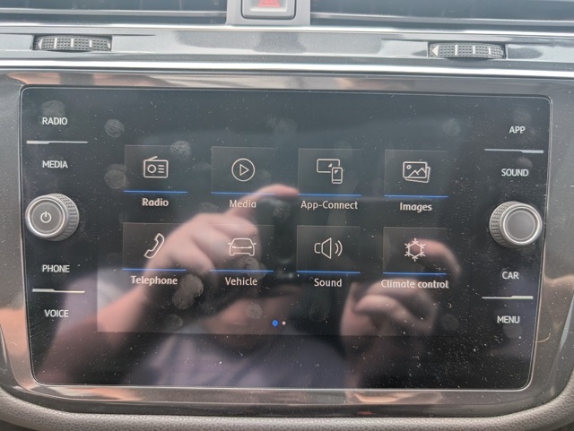 2020 Volkswagen Tiguan SE R-Line Black photo 18