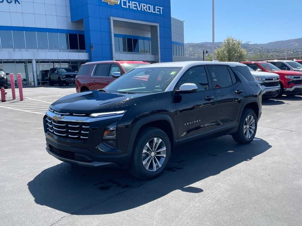 2025 Chevrolet Equinox LT photo 3