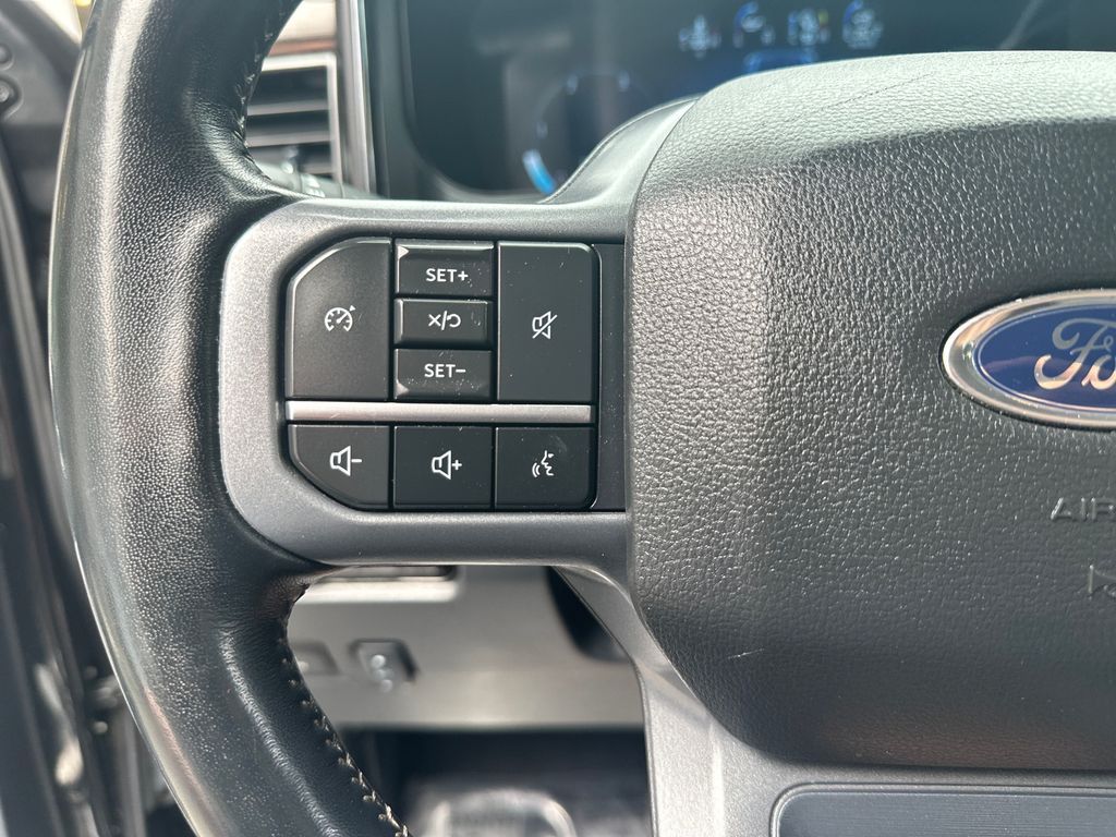 2023 Ford F-250 Lariat photo 23