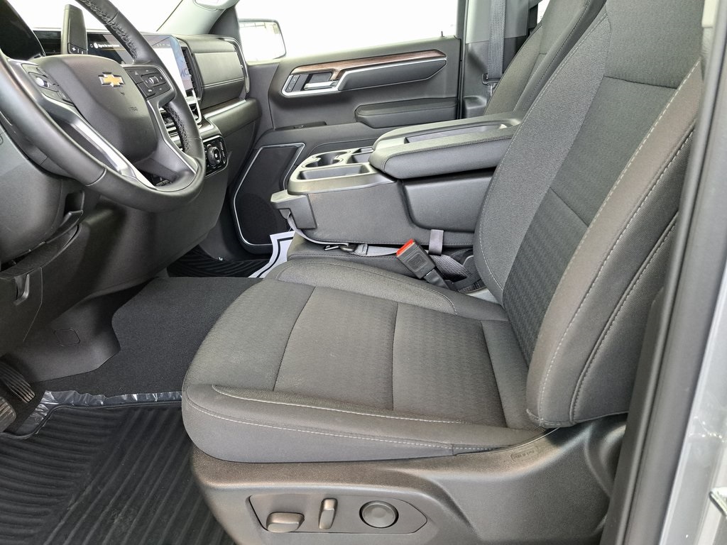 2025 Chevrolet Silverado 1500 LT photo 21