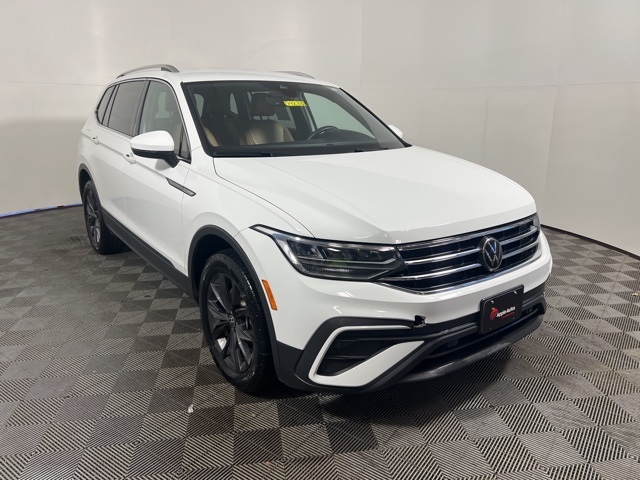 2022 Volkswagen Tiguan SE's photo