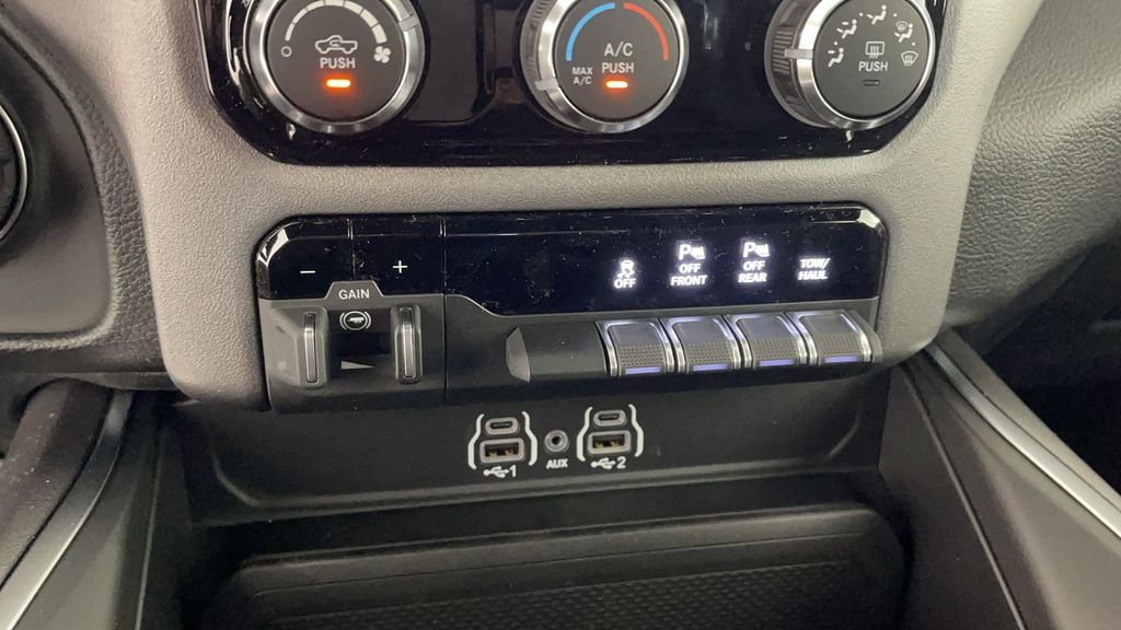 New 2025 Granite Crystal Metallic Clearcoat RAM Big Horn/Lone Star image 20