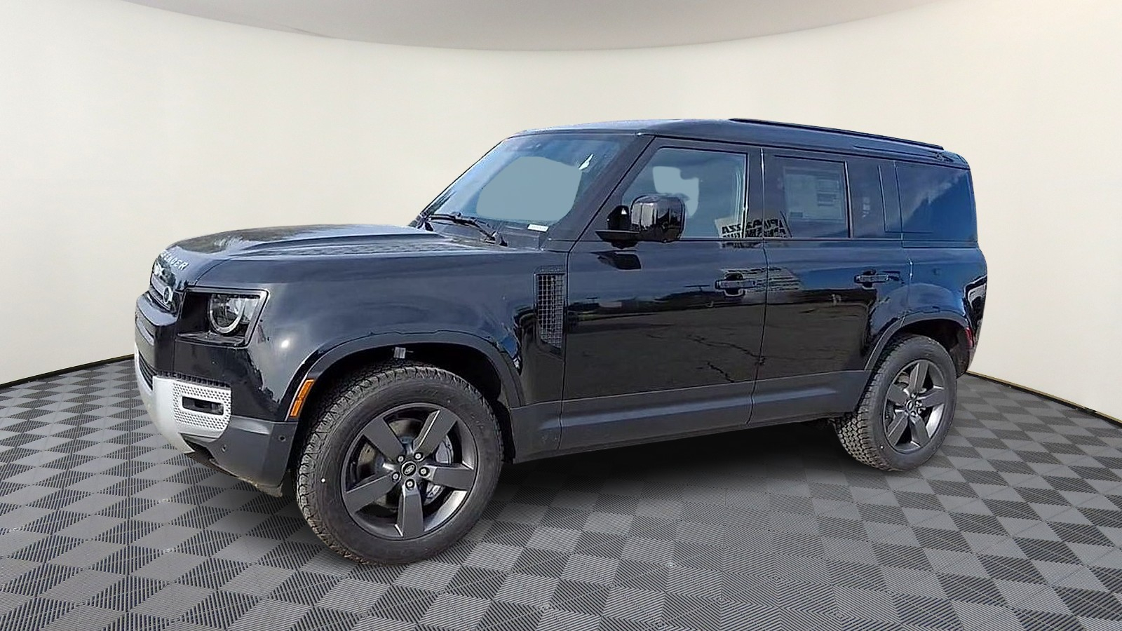 2025 Land Rover Defender 110 S photo 2