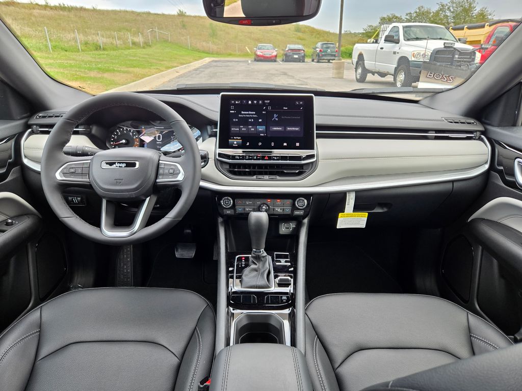2026 Jeep Compass Limited photo 14