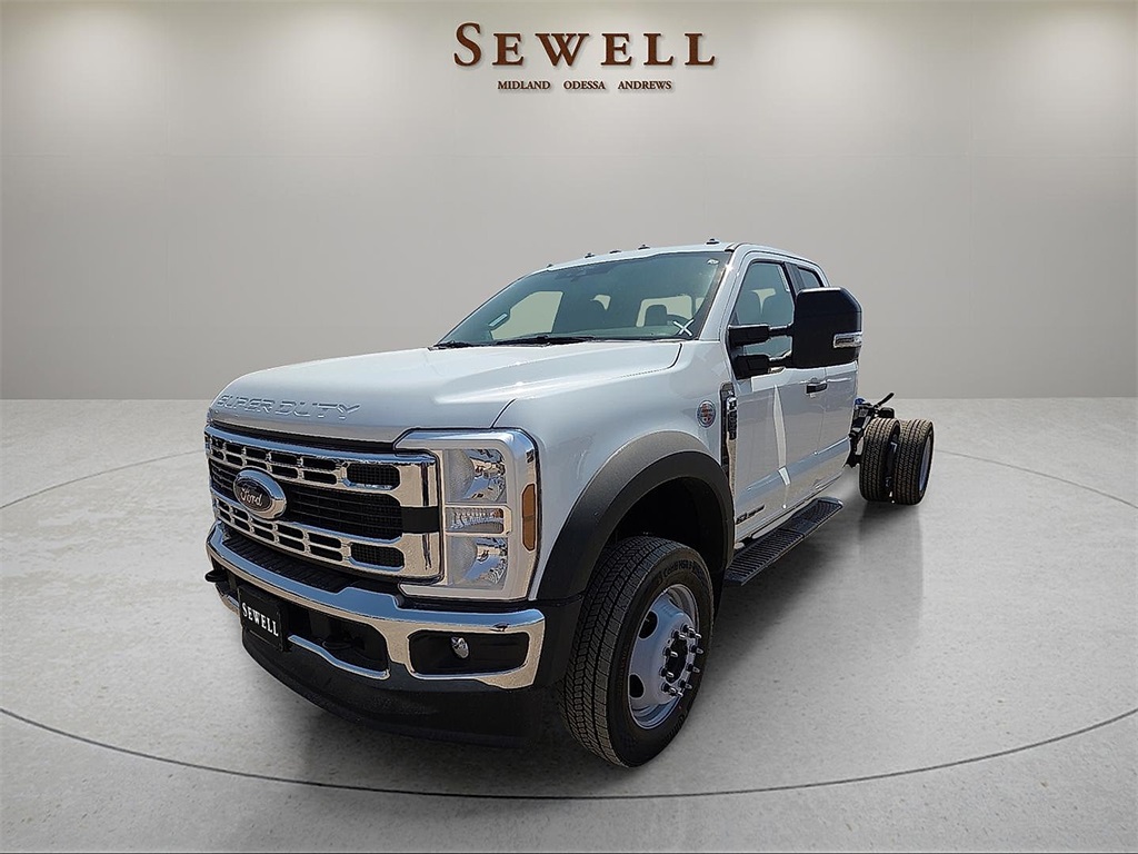 2025 Ford F-550 Super Duty Chassis Cab XL's photo