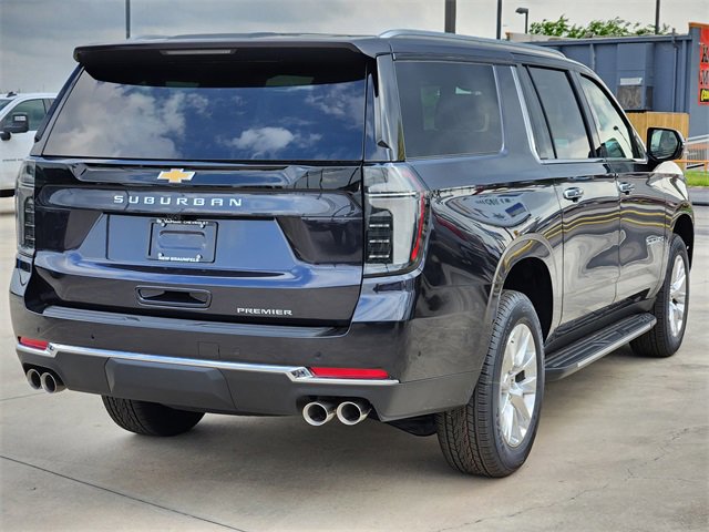 2025 Chevrolet Suburban Premier photo 3