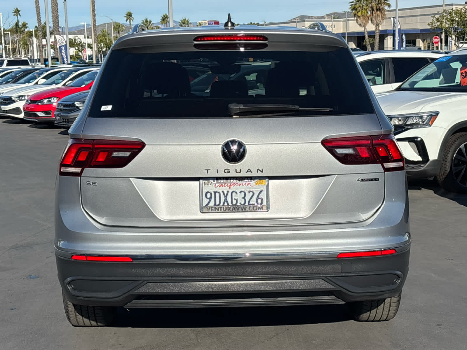 2022 Volkswagen Tiguan SE photo 3