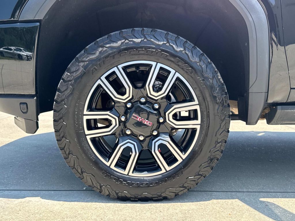 2023 Gmc Sierra 2500 AT4 photo 3