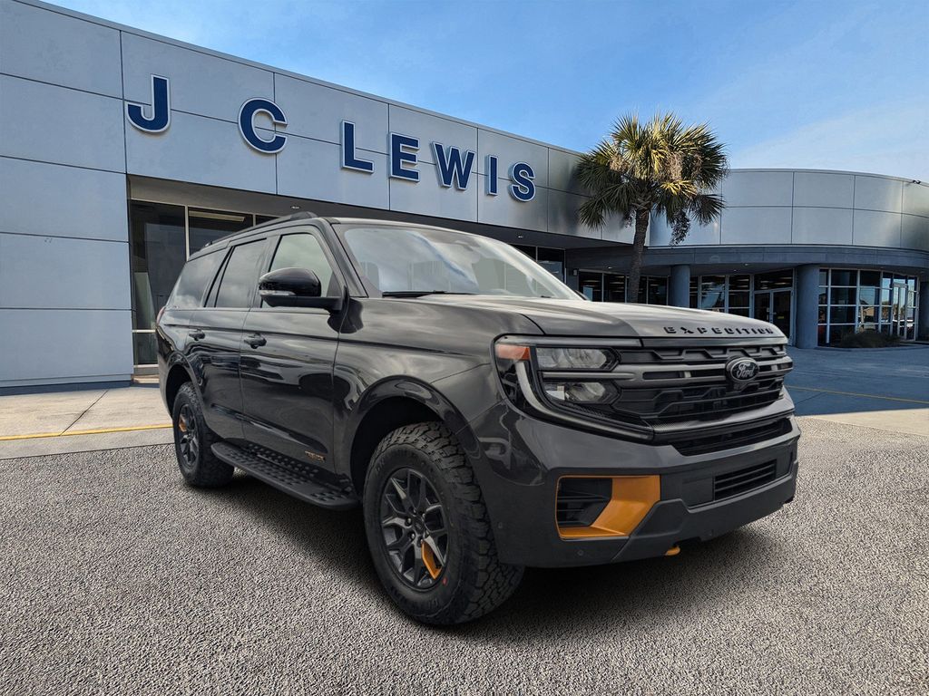 2025 Ford Expedition Tremor's photo