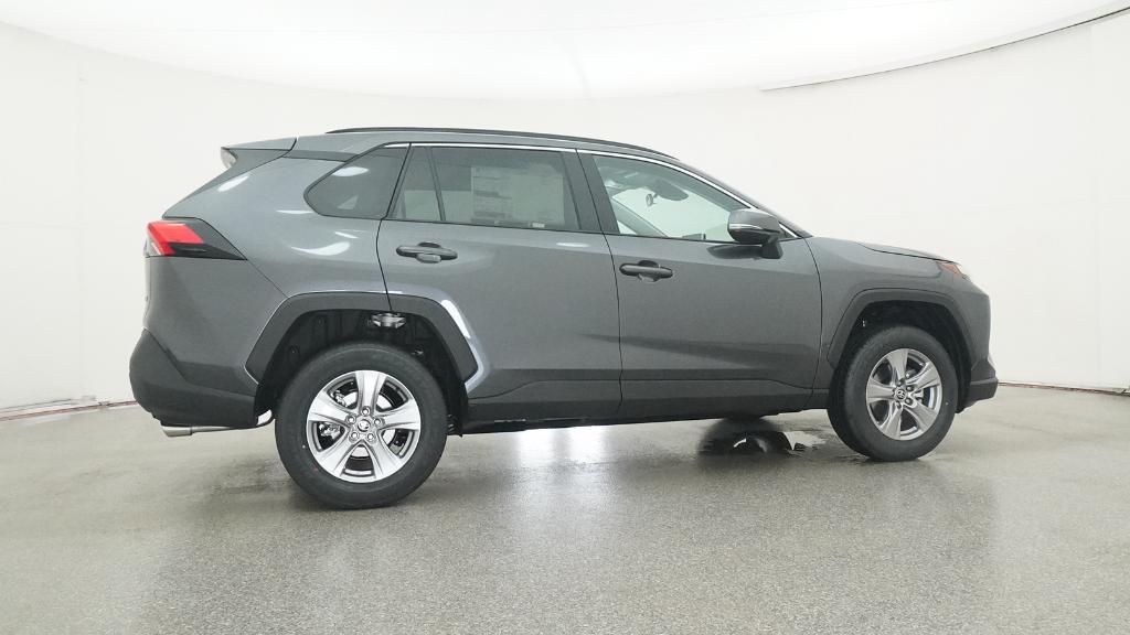 2025 Toyota RAV4 XLE photo 23