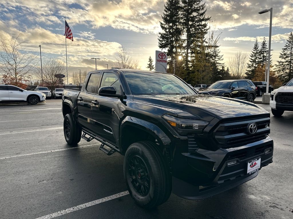 2025 Toyota Tacoma SR5's photo