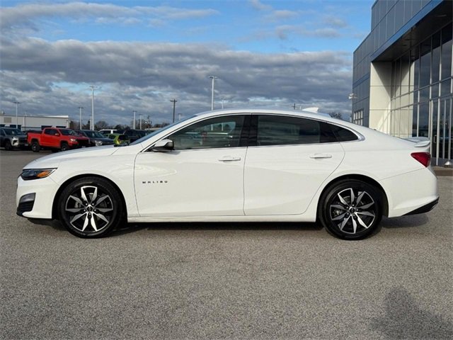 2024 Chevrolet Malibu RS photo 2